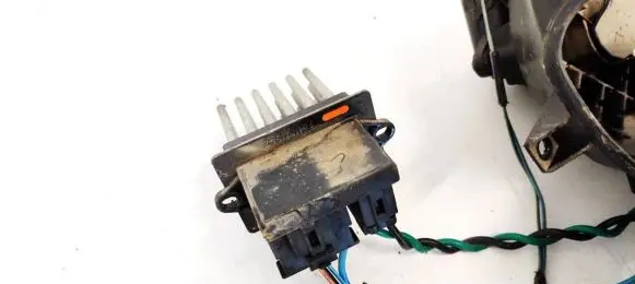 Chrysler Pacifica Heater blower motor/fan resistor F011021542
