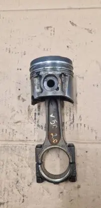 Volvo V50 Piston with connecting rod 085190