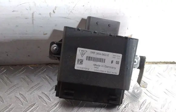Porsche Cayenne (92A) Voltage converter/converter module 7PP959663E