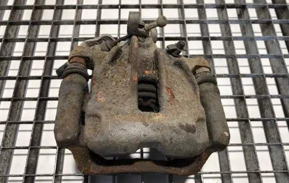 Opel Vivaro Rear brake caliper
