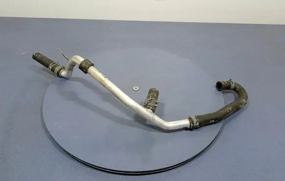 Volkswagen Touareg II Engine coolant pipe/hose 7P0819925B