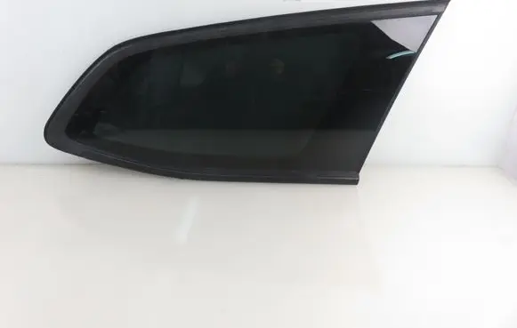 Peugeot 308 Rear side window