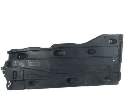 Seat Leon (5F) Engine splash shield/under tray 5Q0825202L