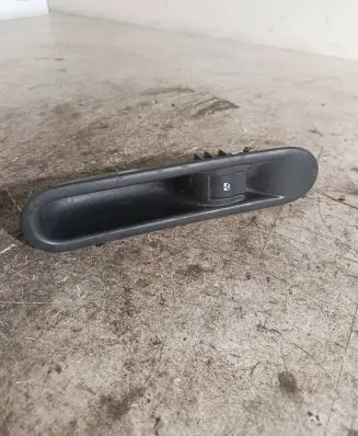 Renault Espace - Grand espace IV Electric window control switch 31144M