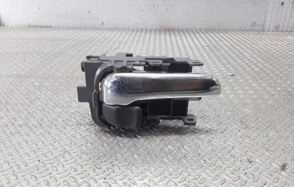 Nissan X-Trail T30 Front door interior handle