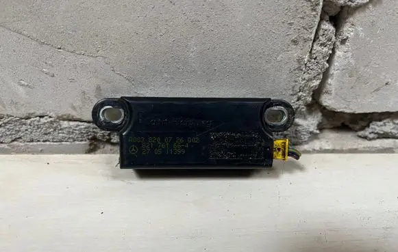 Mercedes-Benz E W211 Airbag deployment crash/impact sensor A0038200726
