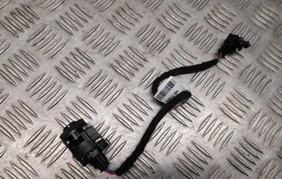 Mercedes-Benz E A207 Air quality sensor A2118300272