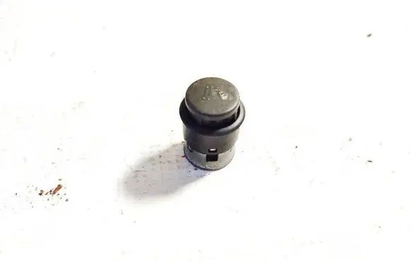 Volkswagen Polo IV 9N3 Cigarette lighter 