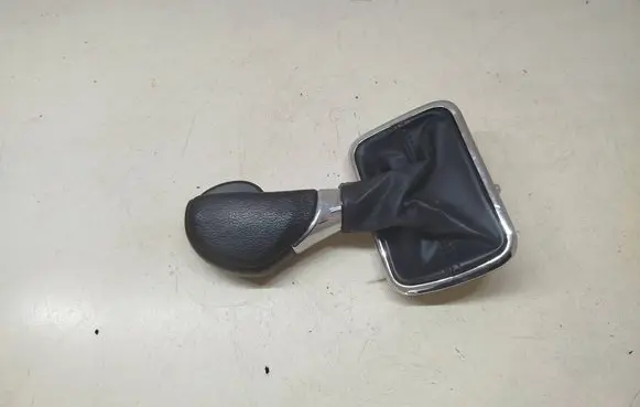 Subaru Outback (BS) Gear lever shifter trim leather/knob 