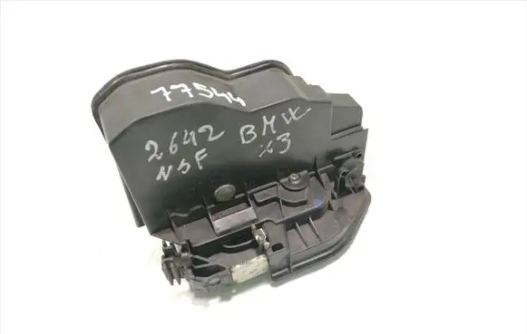 BMW X3 E83 Front door lock 7167073