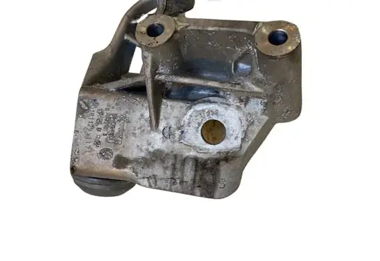 Engine mounting bracket