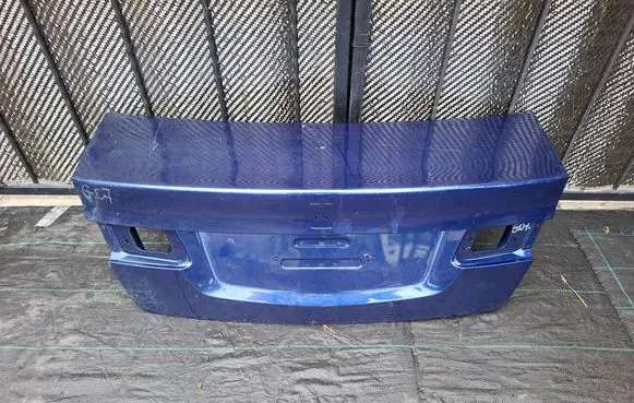 Honda Accord Truck tailgate 