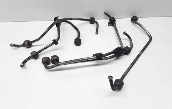 Volvo S80 Fuel injector supply line/pipe 