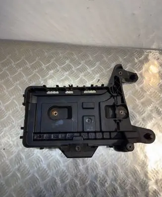 Skoda Octavia Mk2 (1Z) Battery tray 1K0915333