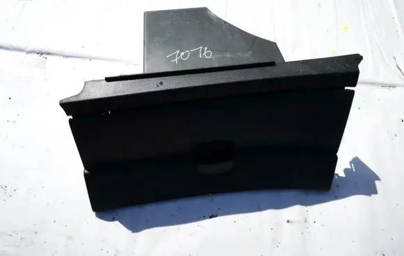 Nissan Qashqai Glove box 68520jd000 68520jd01a