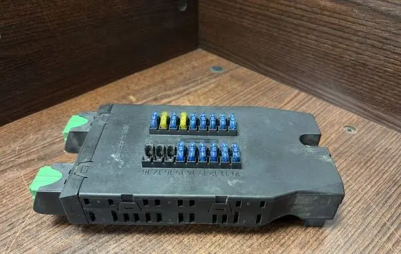 Mercedes-Benz Vito Viano W638 Fuse box set 0005400650 08501002