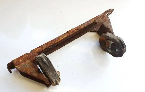 Volkswagen Touran I Muffler mount bracket/holder 1K0253147C