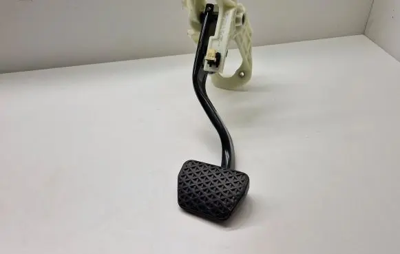 BMW 4 F32 F33 Brake pedal 6876797