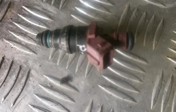Peugeot 406 Fuel injector 0280155216