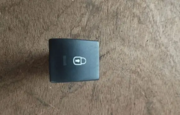 Peugeot 3008 I Central locking switch button 96652390XT