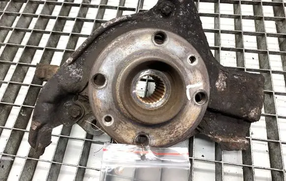 Fiat Bravo Front wheel hub spindle knuckle 