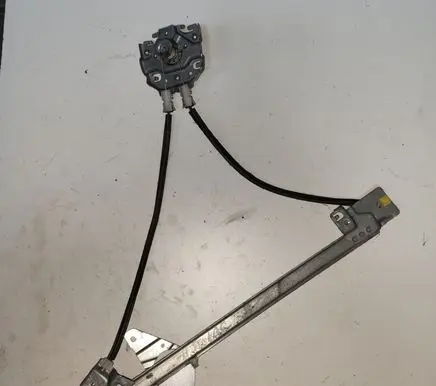 Rear door manual window regulator