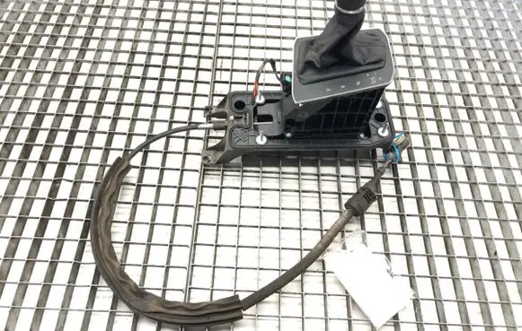 Volkswagen Tiguan Gear shift rod 5QH713025F