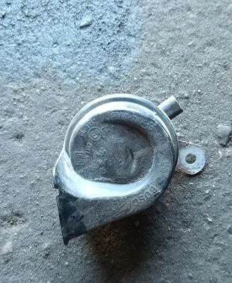 BMW 5 E39 Horn signal 3881157