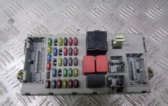 Fiat Punto (188) Fuse box set 46812228