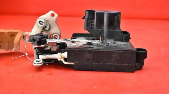 Alfa Romeo 156 Front door lock ALFAROMEO