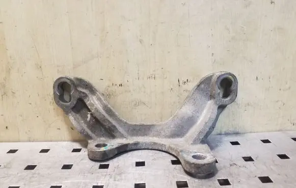 Chevrolet Captiva Engine mounting bracket 96625077