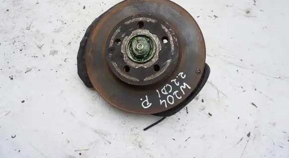 Mercedes-Benz C W204 Front wheel hub