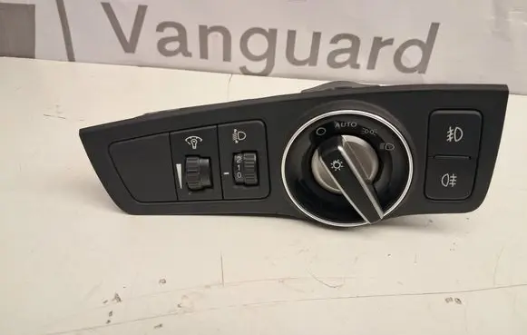 Hyundai i40 Light switch 933003Z950