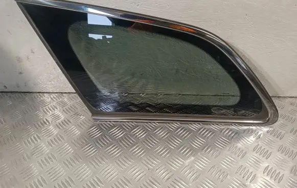 Toyota Avensis T270 Rear side window 6272005090