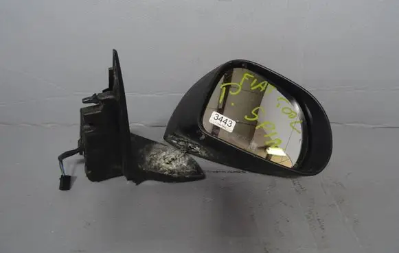 Fiat 500L Front door electric wing mirror