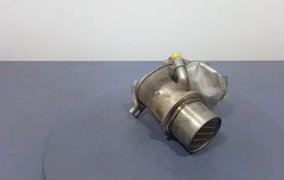Volkswagen Jetta VI EGR valve 04L131501L