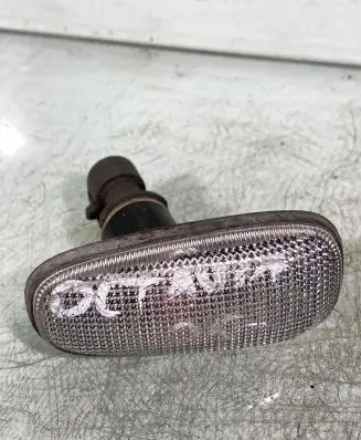 Skoda Octavia Mk2 (1Z) Front fender indicator light