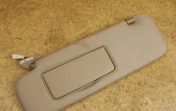 Toyota Land Cruiser (J100) Sun visor 