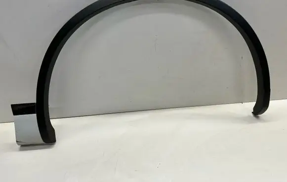 Volkswagen Touareg II Front arch trim 7P6853718G