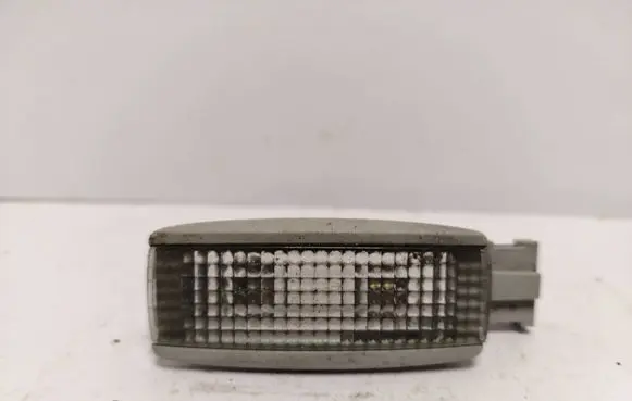 Volkswagen PASSAT B5 Other interior light 3B0947113