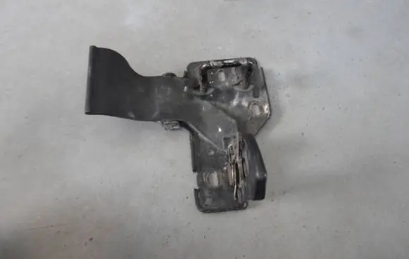 Volkswagen Transporter - Caravelle T5 Engine bonnet/hood lock/catch 7H0823480A