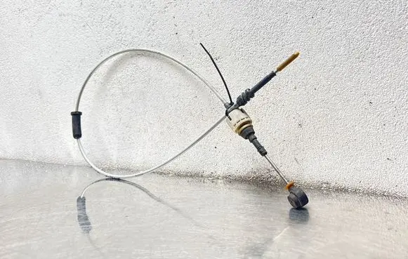 Opel Astra H Gear shift cable linkage 24467437