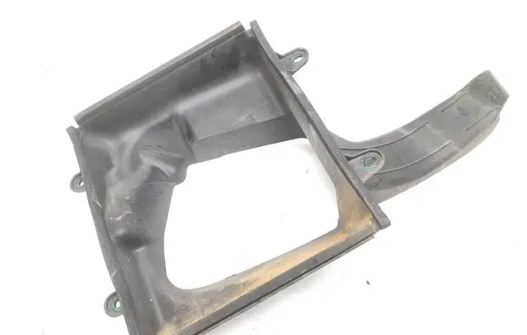 Maserati Ghibli Intercooler air guide/duct channel 670004140 10147603 C799