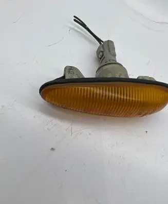 Mazda Xedos 6 Front fender indicator light
