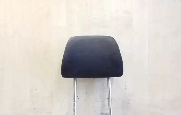 Volkswagen PASSAT B6 Front seat headrest 