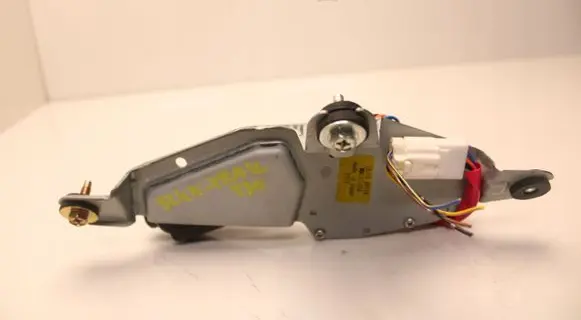 Nissan X-Trail T30 Rear window wiper motor 