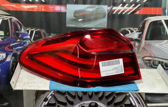 BMW X4 F26 Rear/tail lights 7331281