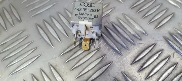Audi A4 S4 B5 8D Other relay 443951253k 899512
