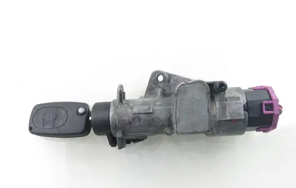 Audi A4 S4 B5 8D Ignition lock 4B0905851C
