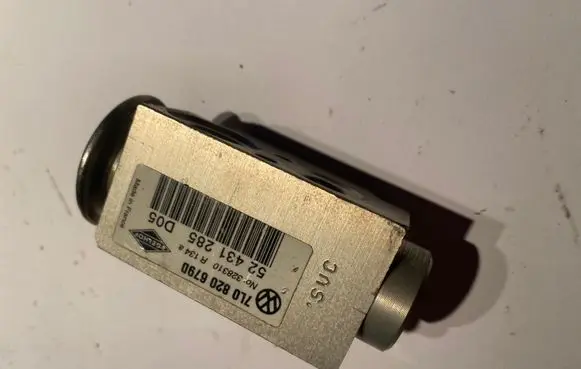 Audi Q7 4L Air conditioning (A/C) expansion valve 7L0820679 7L0820679D 52431285